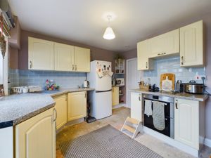 Kitchen- click for photo gallery